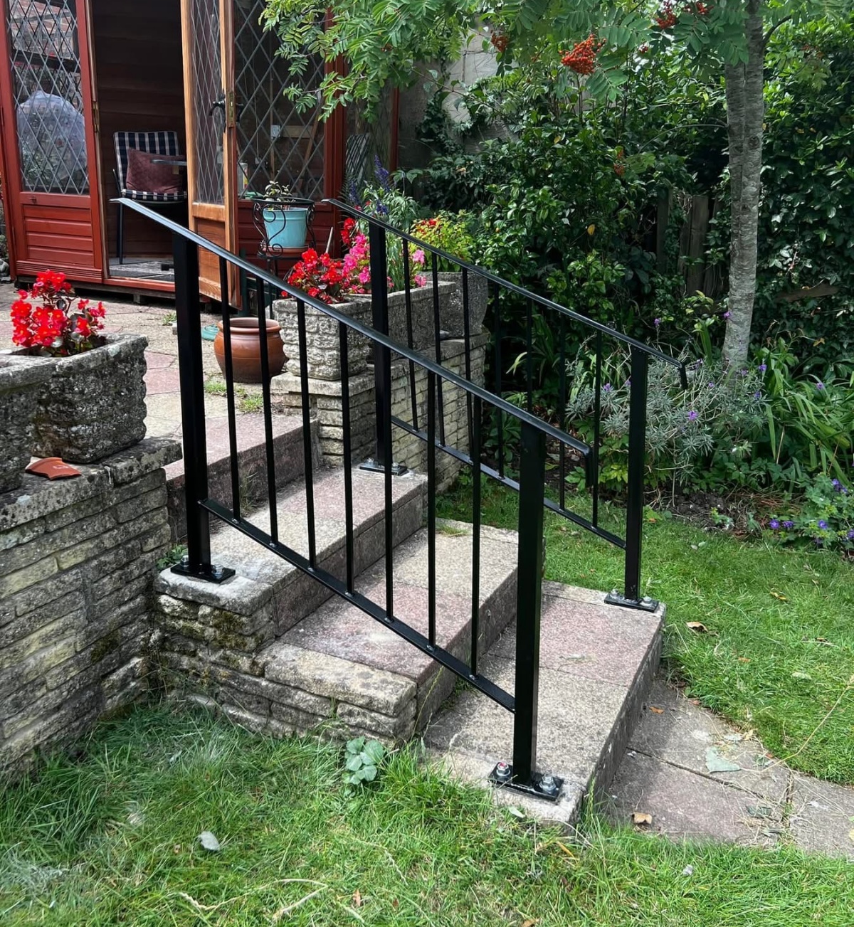 External handrails installation