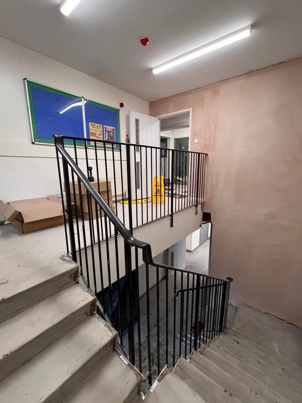 Commercial staircase railings installation